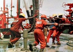 Oil Workers Down Tools Over Police Brutality In Rivers