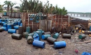 Nigeria cracks down on illegal oil refineries