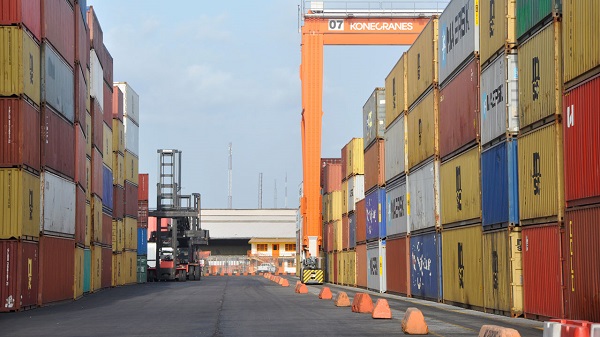 Freight forwarders say Customs officers frustrating business