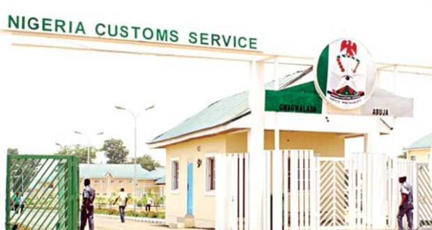 Two Customs men die in Akwa Ibom crash chasing smugglers