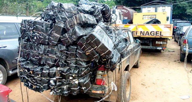 Nigeria-Benin border shut to contain smuggling, Buhari clarifies