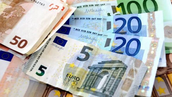 Euro exchanges for N630 at black market as dollar closes up gap