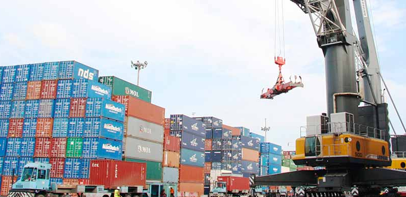 FG Raises Exchange Rate For Cargo Clearance To N1,356/$