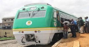 FG Offers Free Ride As P/Harcourt-Aba Train Service Debuts